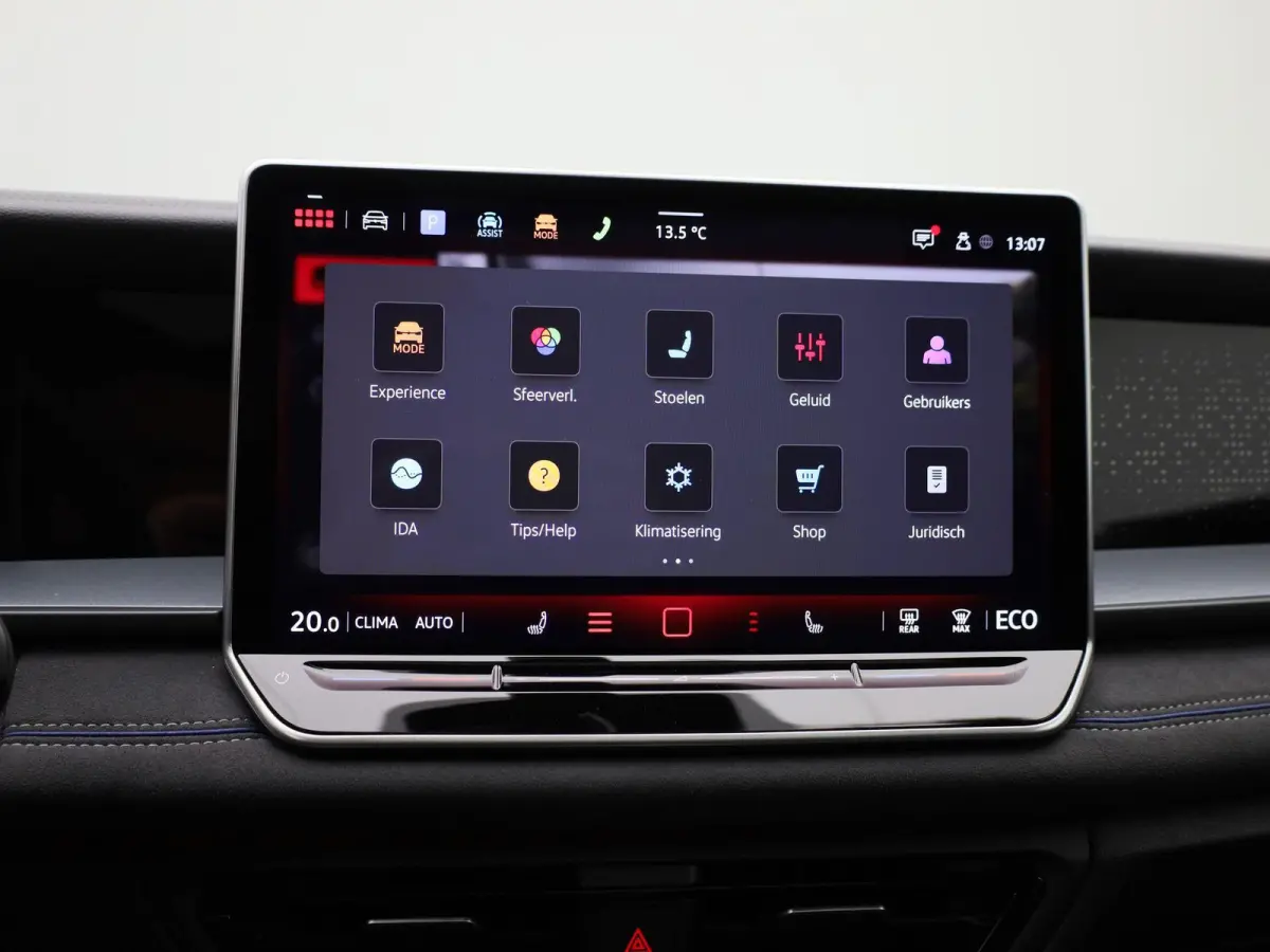 1.5 eHybrid R-Line Edition 204 PK| Origineel Nederlands | 1e Eigenaar | Panoramadak | Navigatie | Stoelverwarming | Stuurwielverwarming | Achteruitrijcamera | Achterklep Elektrisch