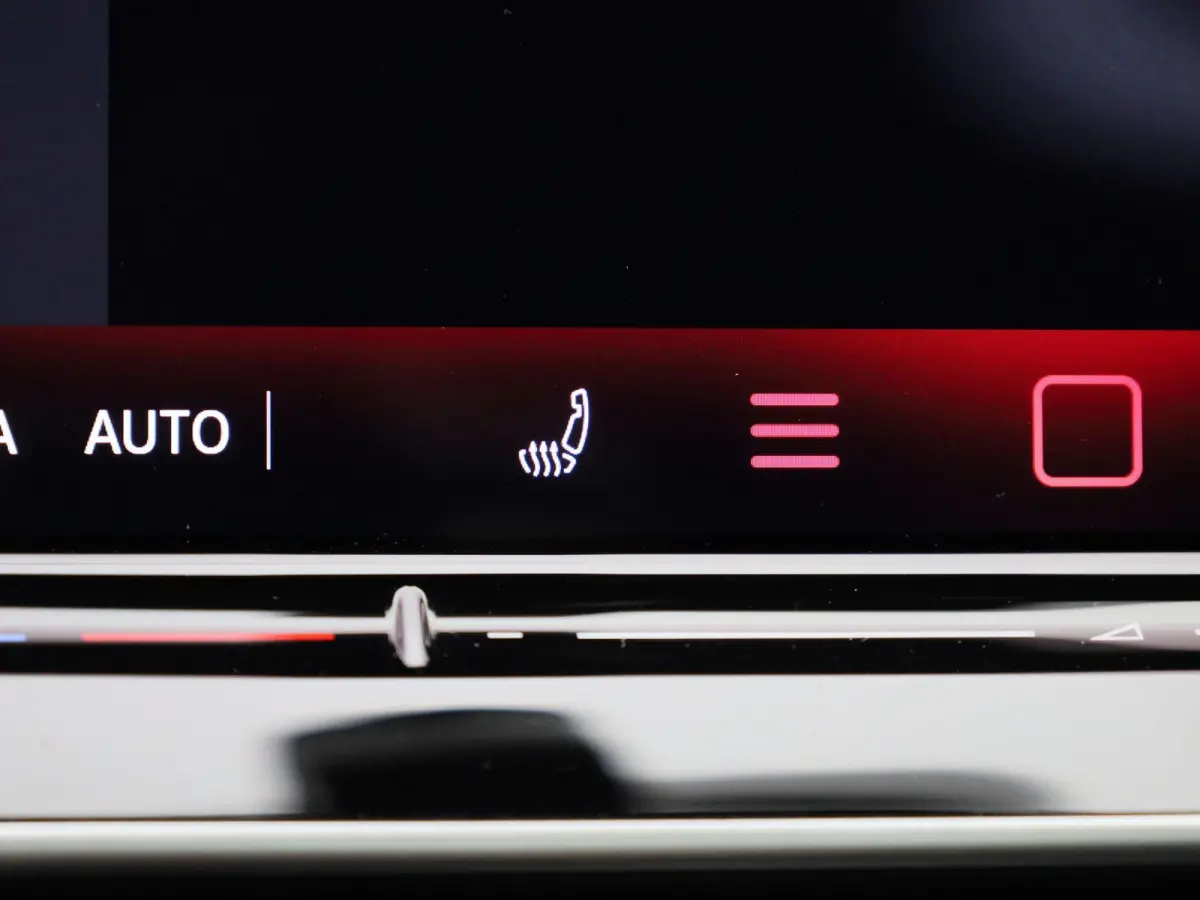 1.5 eHybrid R-Line Edition 204 PK| Origineel Nederlands | 1e Eigenaar | Panoramadak | Navigatie | Stoelverwarming | Stuurwielverwarming | Achteruitrijcamera | Achterklep Elektrisch