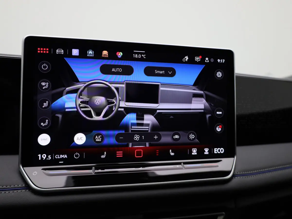 1.5 eHybrid R-Line Edition 204 PK| Origineel Nederlands | 1e Eigenaar | Panoramadak | Navigatie | Stoelverwarming | Stuurwielverwarming |