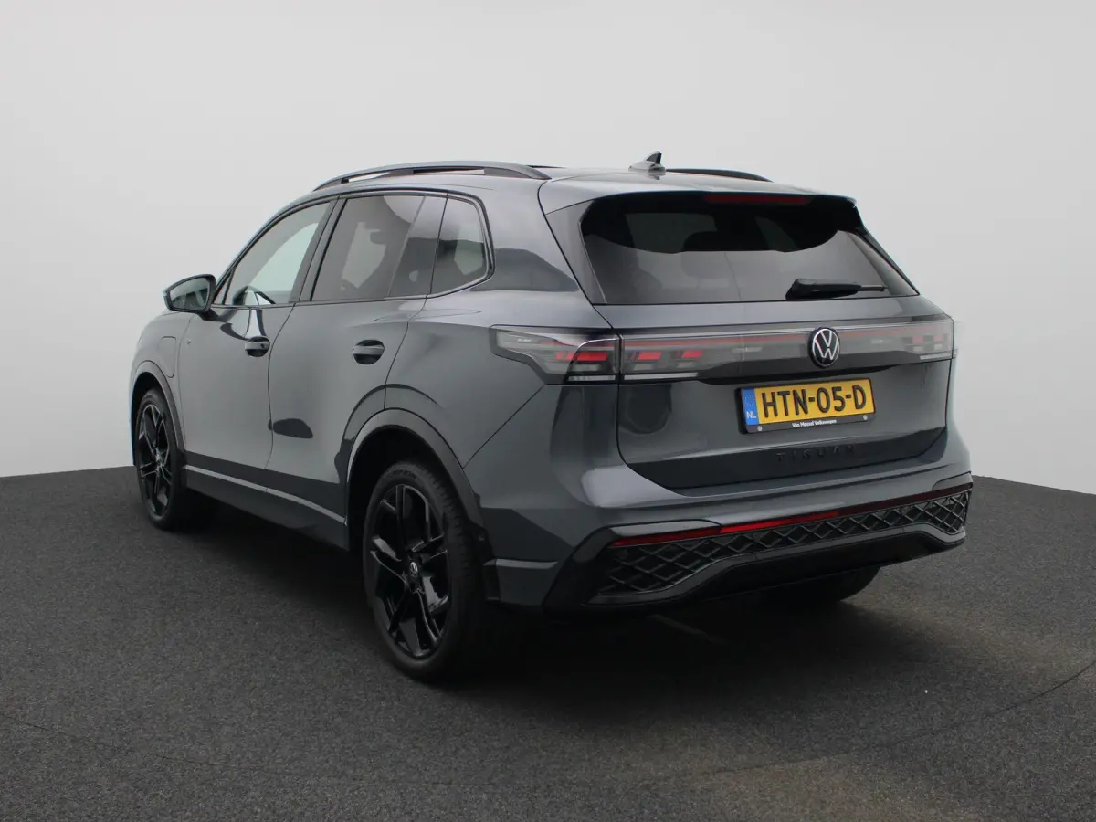 1.5 eHybrid R-Line Edition 204 PK| Origineel Nederlands | 1e Eigenaar | Panoramadak | Navigatie | Stoelverwarming | Stuurwielverwarming | 360 Camera | Dodehoekdetectie