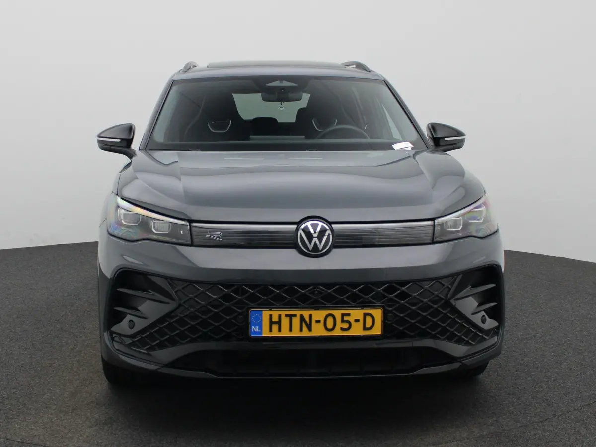 1.5 eHybrid R-Line Edition 204 PK| Origineel Nederlands | 1e Eigenaar | Panoramadak | Navigatie | Stoelverwarming | Stuurwielverwarming | 360 Camera | Dodehoekdetectie