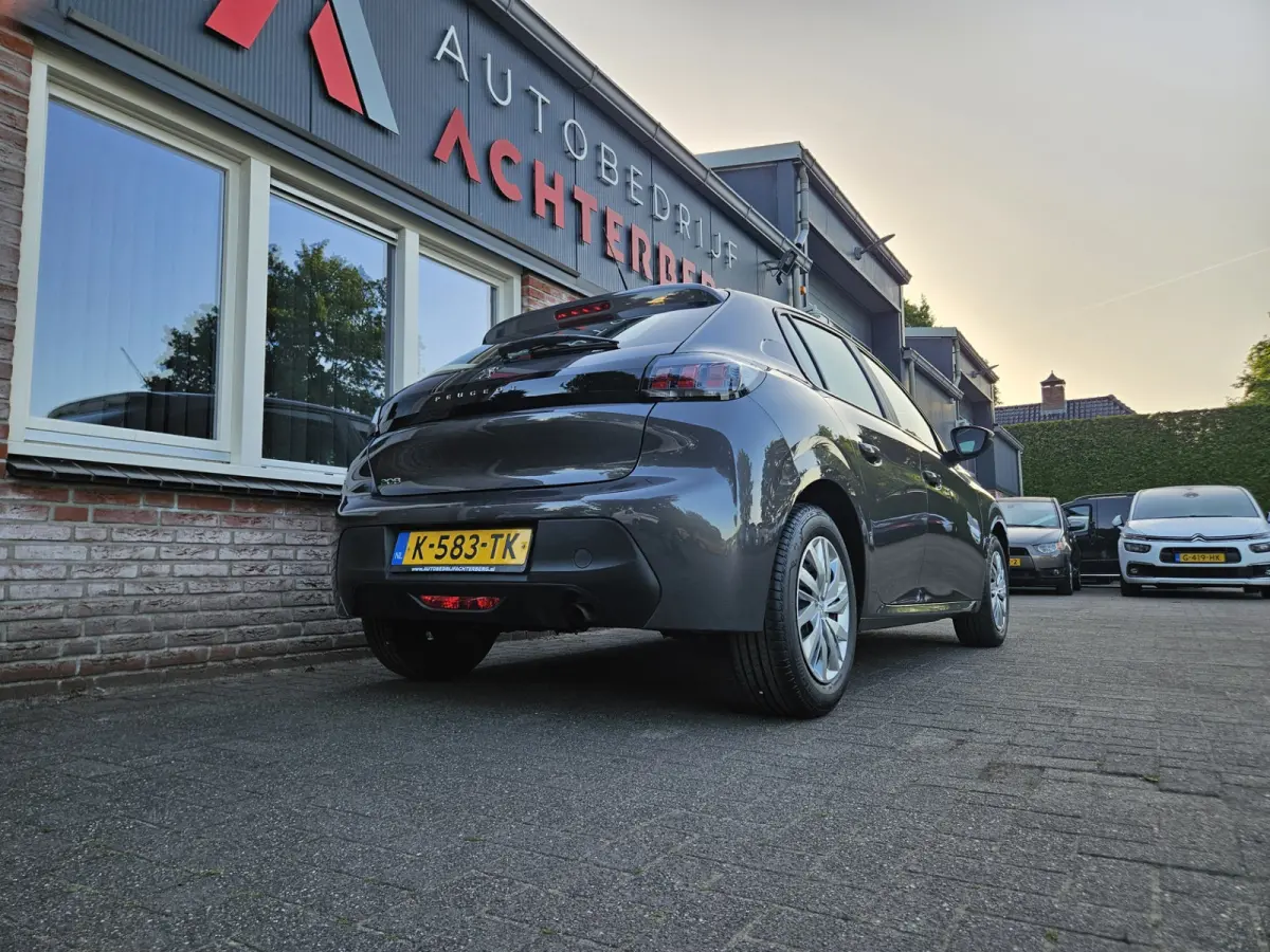 1.2 PureTech Active Carplay! NAP! Airco/Clima! Navigatie! Dealer Onderhouden! Nette Auto!
