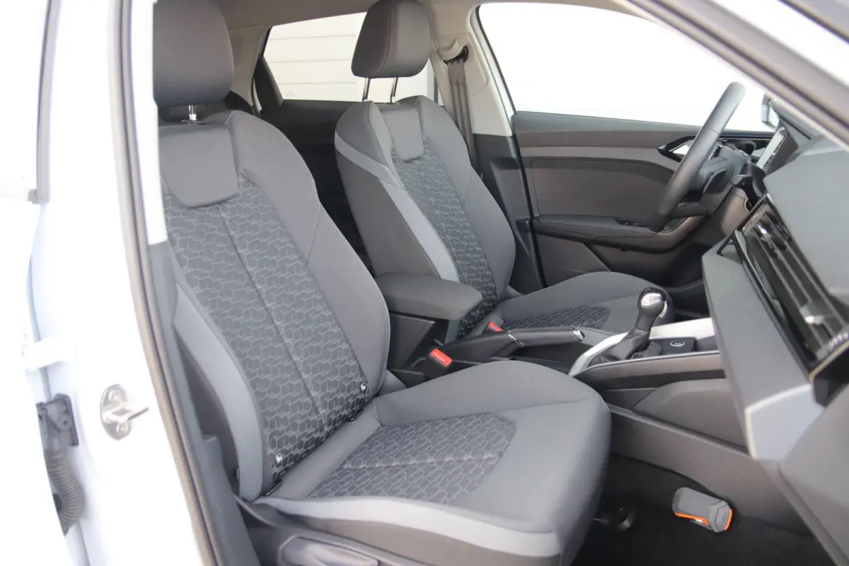 30 TFSI 116pk S-tronic S edition | Achteruitrijcamera | Keyless entry | Autom. Airco