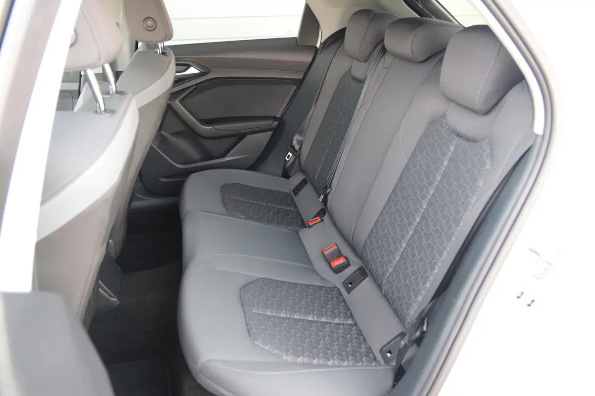 30 TFSI 116pk S-tronic S edition | Achteruitrijcamera | Keyless entry | Autom. Airco