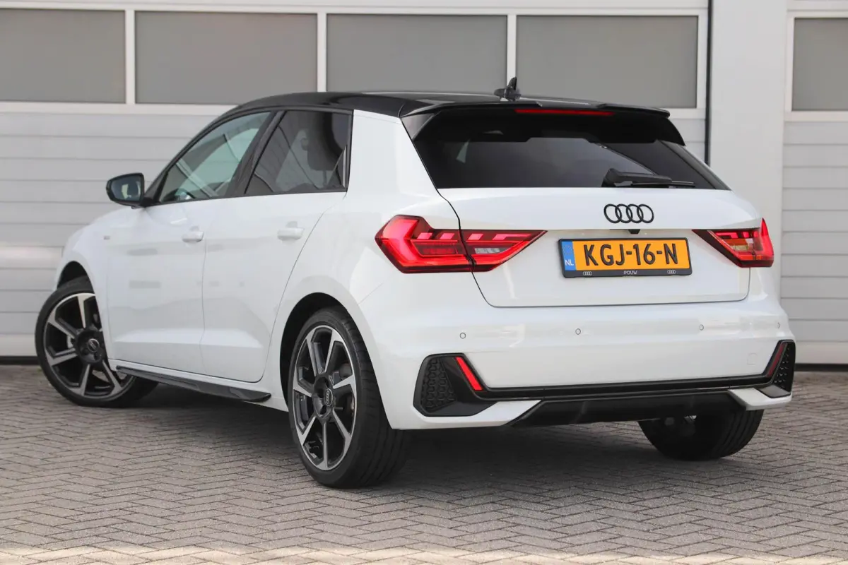 30 TFSI 116pk S-tronic S edition | Achteruitrijcamera | Keyless entry | Autom. Airco