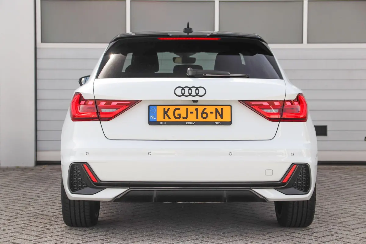30 TFSI 116pk S-tronic S edition | Achteruitrijcamera | Keyless entry | Autom. Airco