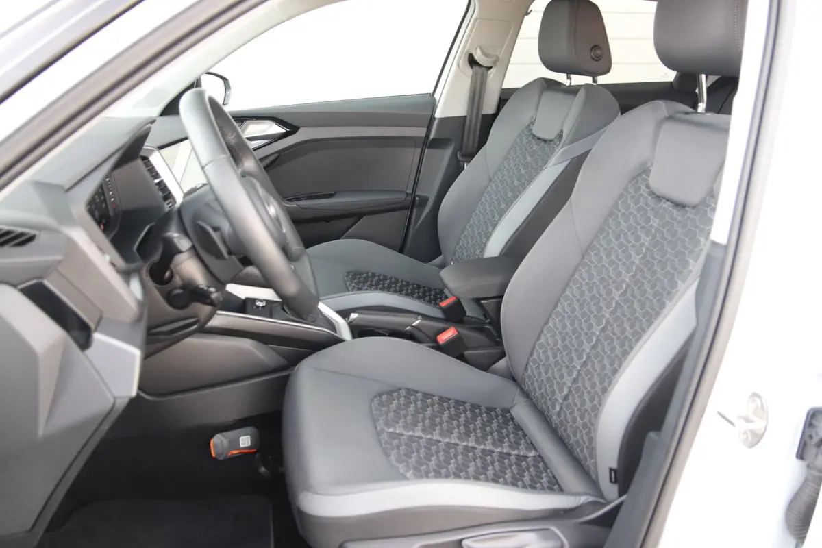 30 TFSI 116pk S-tronic S edition | Achteruitrijcamera | Keyless entry | Autom. Airco