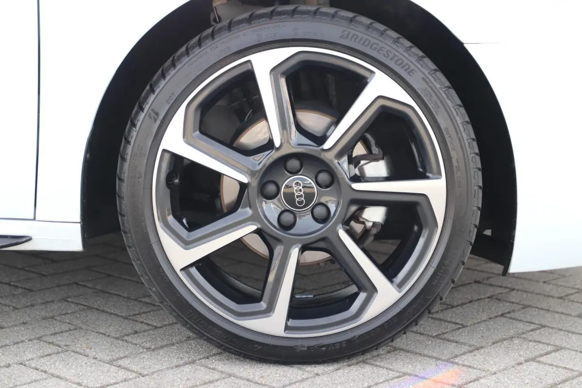 30 TFSI 116pk S-tronic S edition | Achteruitrijcamera | Keyless entry | Autom. Airco