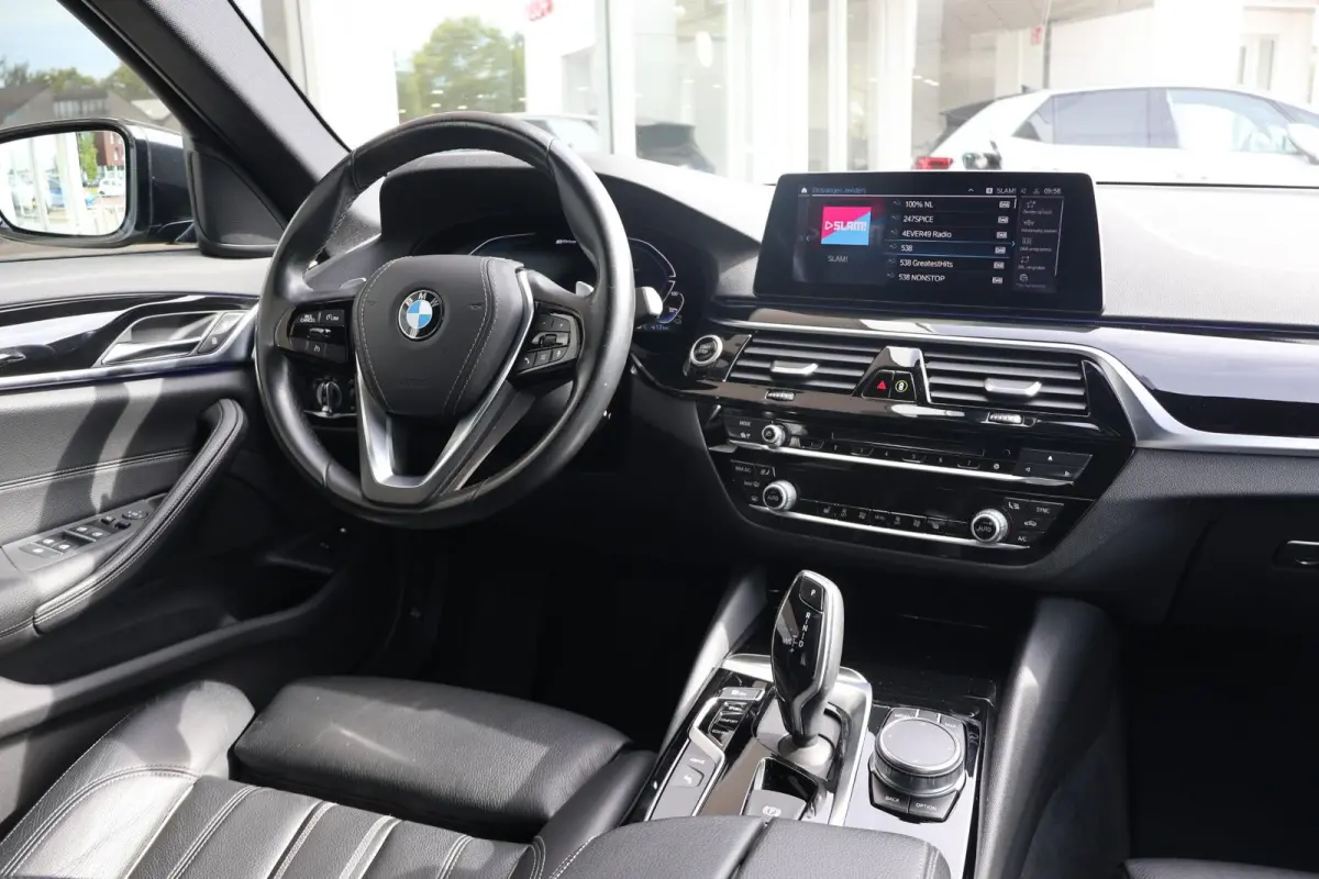 530e 252pk iPerformance High Executive Edition | SoH 91% | Camera | Apple Carplay | Navigatie | PDC | Cruise Control