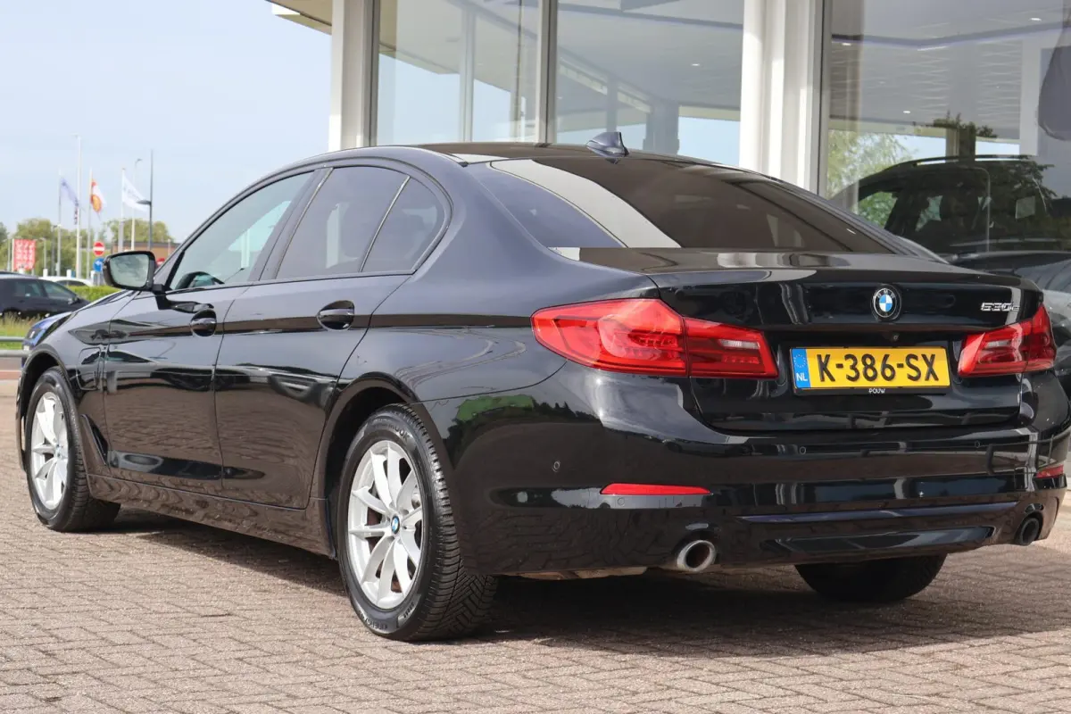 530e 252pk iPerformance High Executive Edition | SoH 91% | Camera | Apple Carplay | Navigatie | PDC | Cruise Control