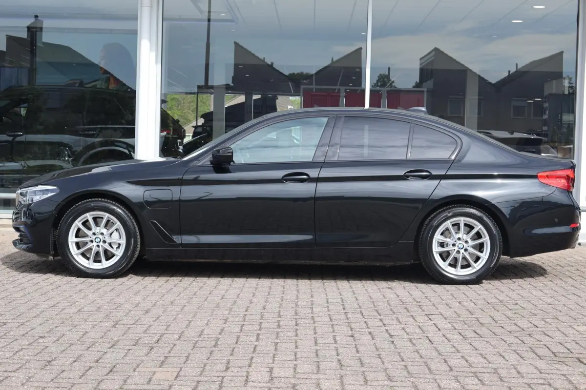 530e 252pk iPerformance High Executive Edition | SoH 91% | Camera | Apple Carplay | Navigatie | PDC | Cruise Control