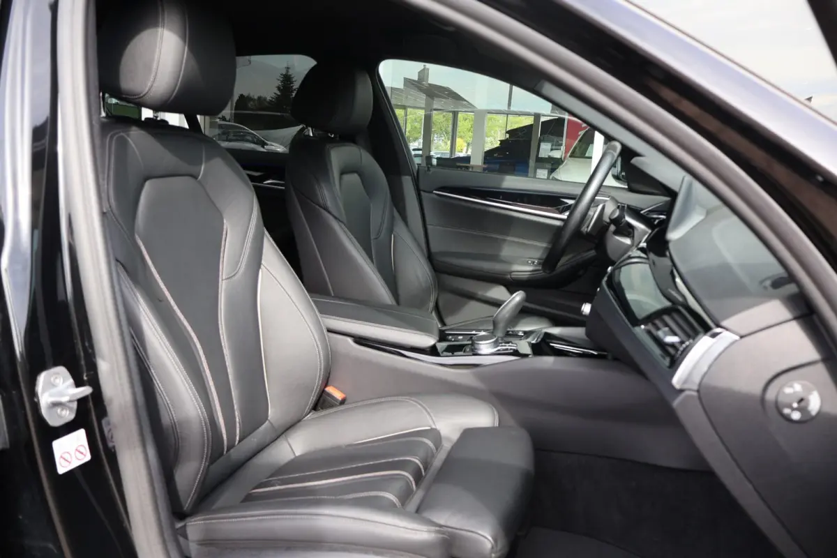 530e 252pk iPerformance High Executive Edition | SoH 91% | Camera | Apple Carplay | Navigatie | PDC | Cruise Control