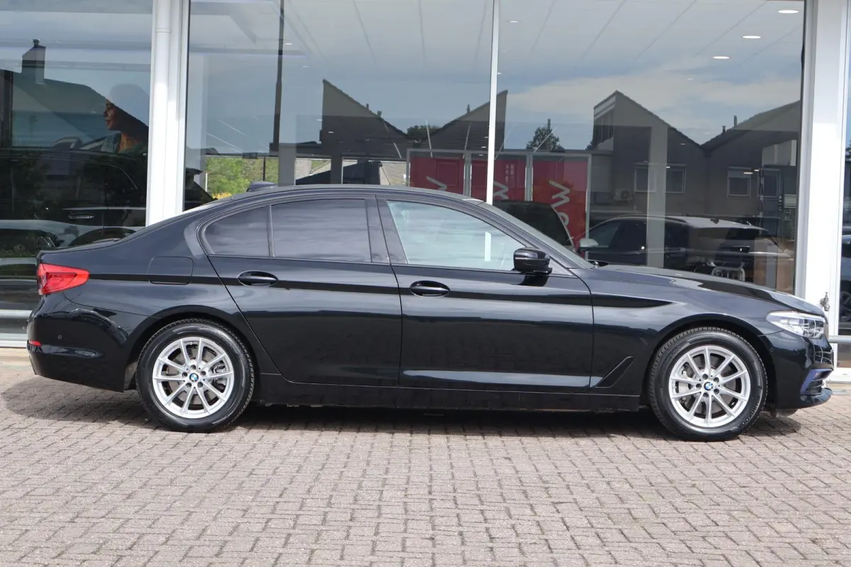 530e 252pk iPerformance High Executive Edition | SoH 91% | Camera | Apple Carplay | Navigatie | PDC | Cruise Control