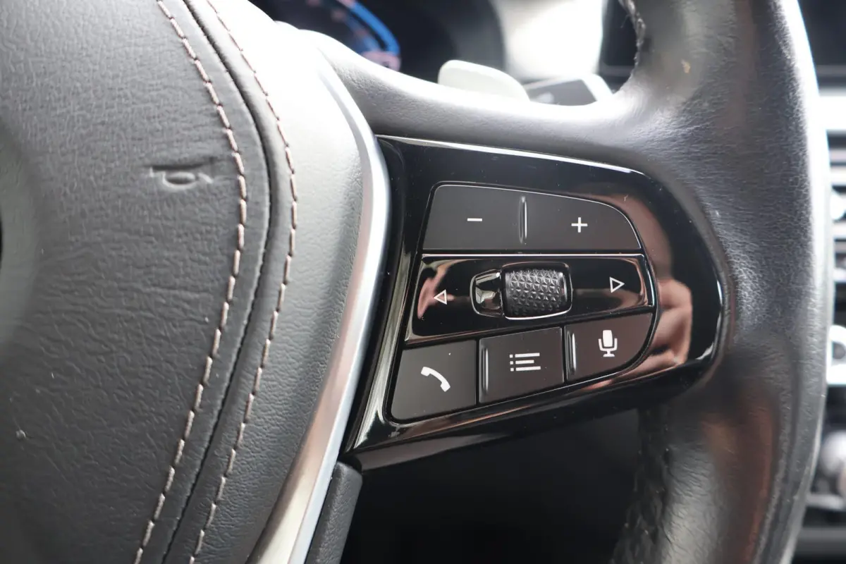 530e 252pk iPerformance High Executive Edition | SoH 91% | Camera | Apple Carplay | Navigatie | PDC | Cruise Control