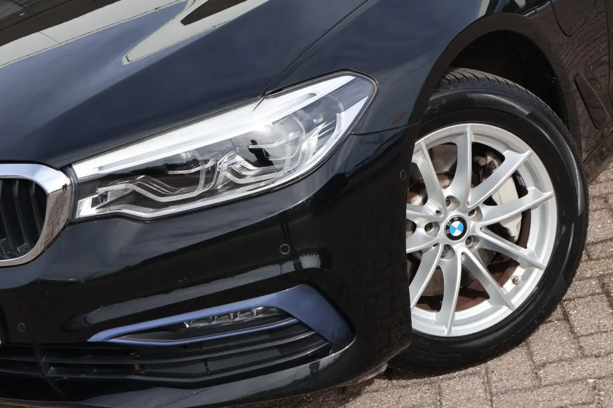 530e 252pk iPerformance High Executive Edition | SoH 91% | Camera | Apple Carplay | Navigatie | PDC | Cruise Control