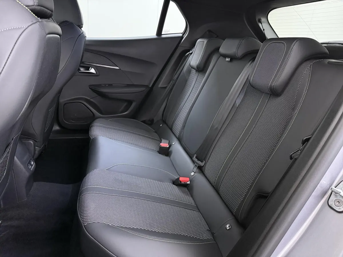 GT 145pk Hybrid Automaat | Automatische Airco | Camera achter | Navigatie | Cruise control | Apple Carplay en Android auto draadloos