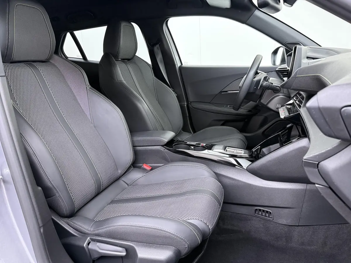 GT 145pk Hybrid Automaat | Automatische Airco | Camera achter | Navigatie | Cruise control | Apple Carplay en Android auto draadloos