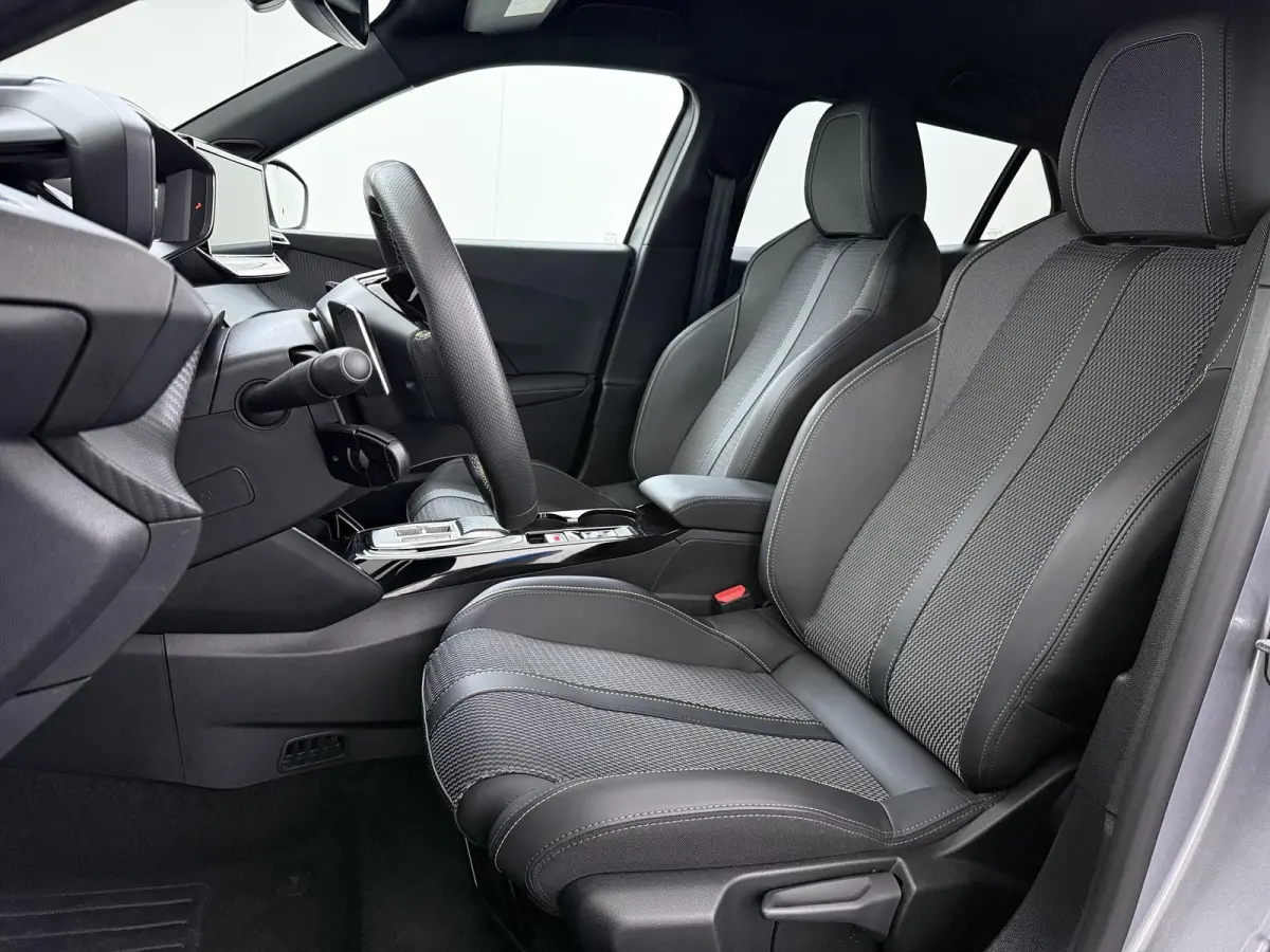 GT 145pk Hybrid Automaat | Automatische Airco | Camera achter | Navigatie | Cruise control | Apple Carplay en Android auto draadloos