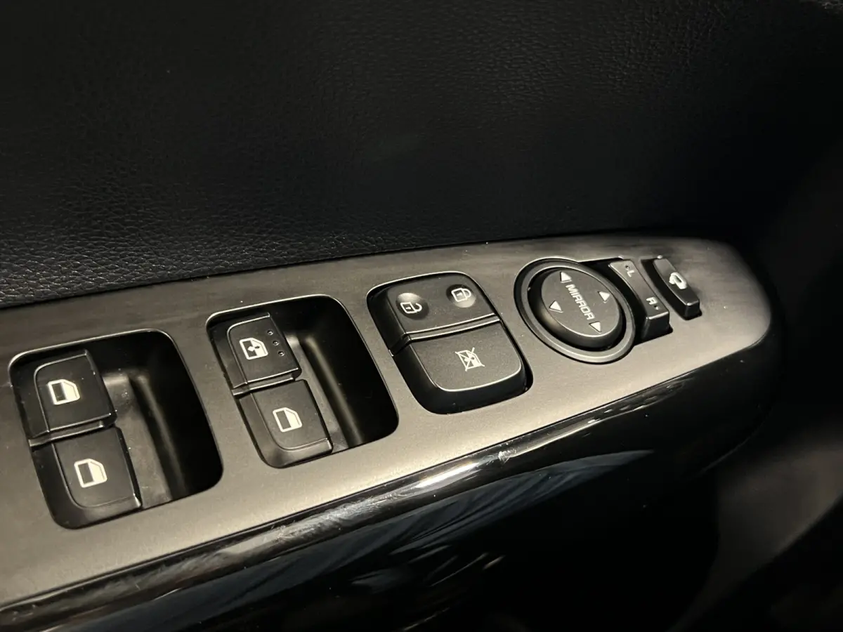 1.0 DPi DynamicPlusLine | Navigatie/Android/Apple Carplay | LM Velgen 15" | Cruise Control | Airco |
