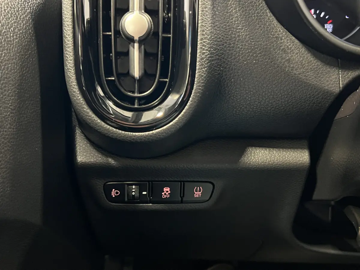 1.0 DPi DynamicPlusLine | Navigatie/Android/Apple Carplay | LM Velgen 15" | Cruise Control | Airco |
