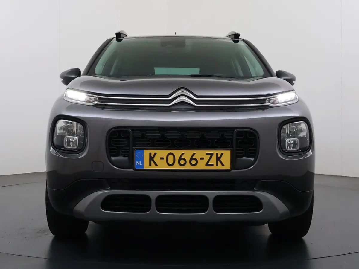 130pk Shine | 1ste eigenaar | Trekhaak | Parkeersensoren | Navigatie | LED lampen | AUTOMAAT