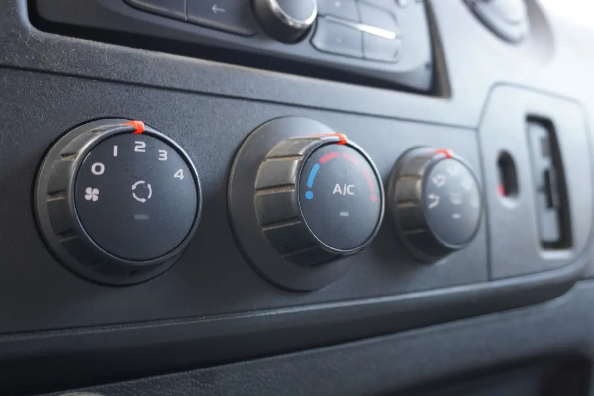 2.3 dCi 130PK L2H2 EURO 6 - Airco - Navi - Cruise - € 11.950,- Excl.