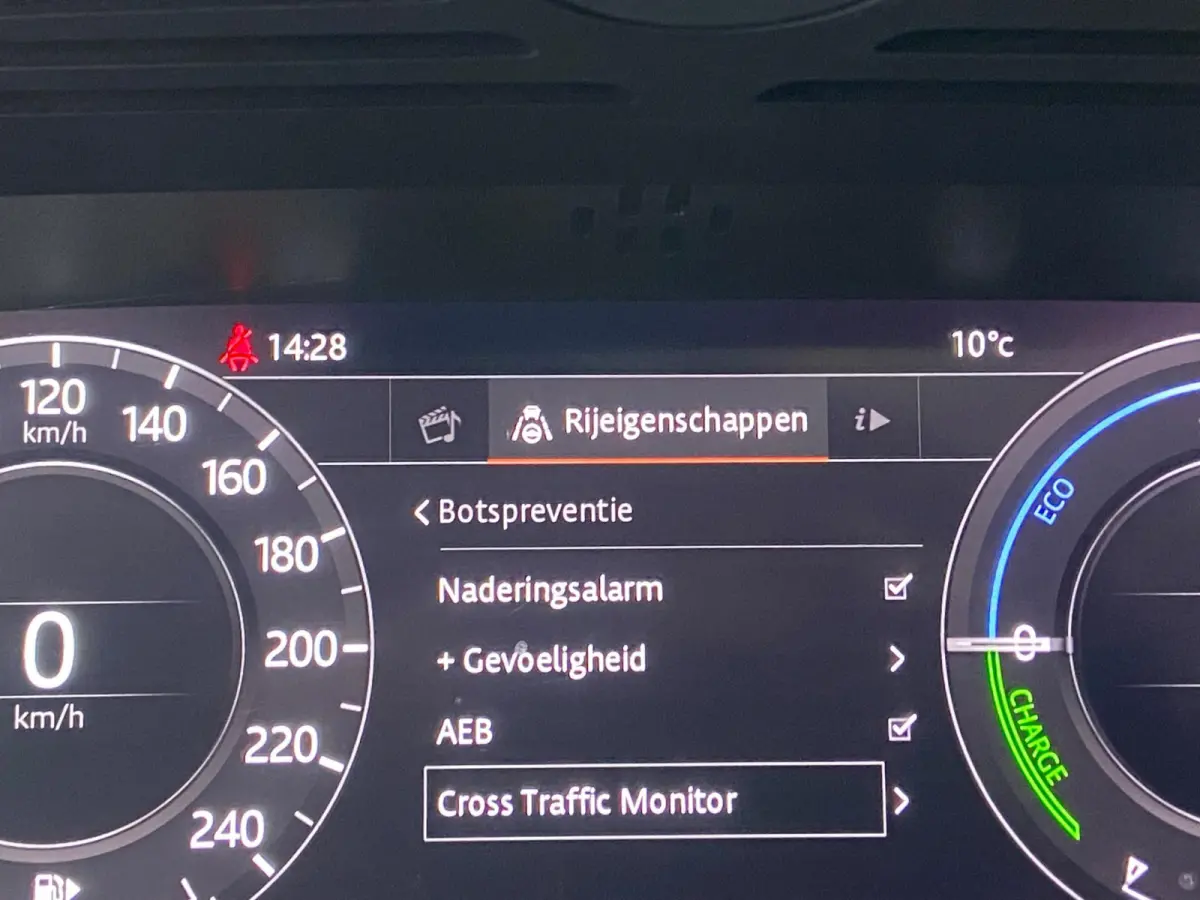 P400 HYBRID PANO/HEADUP/DEALER ONDERHOUDEN