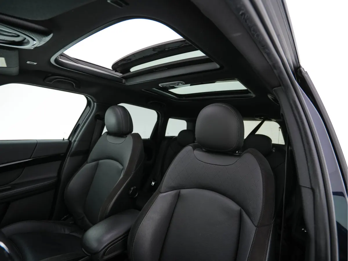 Mini 1.5 Cooper Chili Aut. *PANO | LEATHER-FABRIC | FULL-LED | HARMAN/KARDON | HEATED-SPORTSEATS | KEYLESS | NAVI-FULLMAP | PRIVACY-GLASS | AMBIENTLIGHT | ECC | PDC | CRUISE | 18''ALU*
