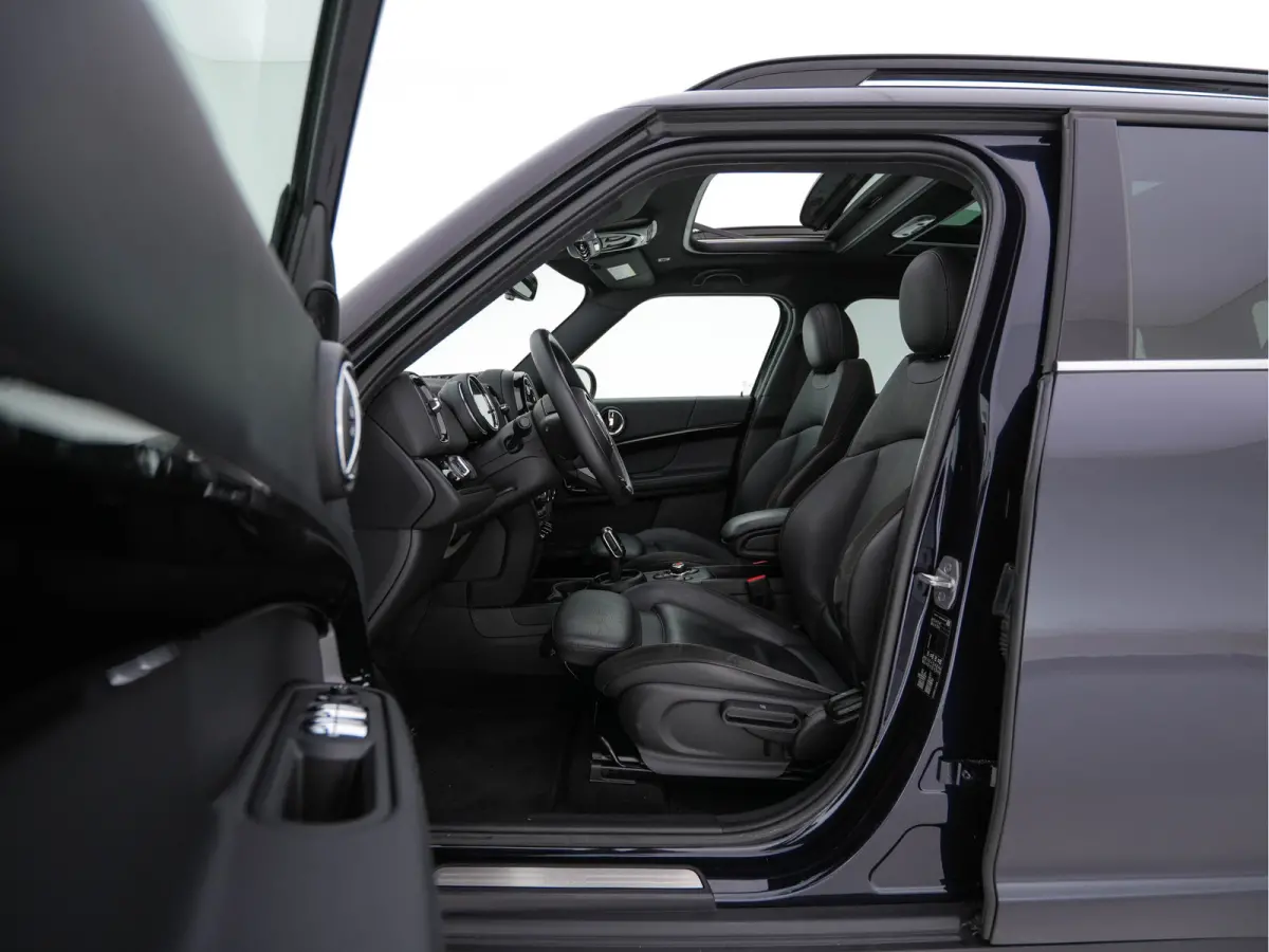 Mini 1.5 Cooper Chili Aut. *PANO | LEATHER-FABRIC | FULL-LED | HARMAN/KARDON | HEATED-SPORTSEATS | KEYLESS | NAVI-FULLMAP | PRIVACY-GLASS | AMBIENTLIGHT | ECC | PDC | CRUISE | 18''ALU*