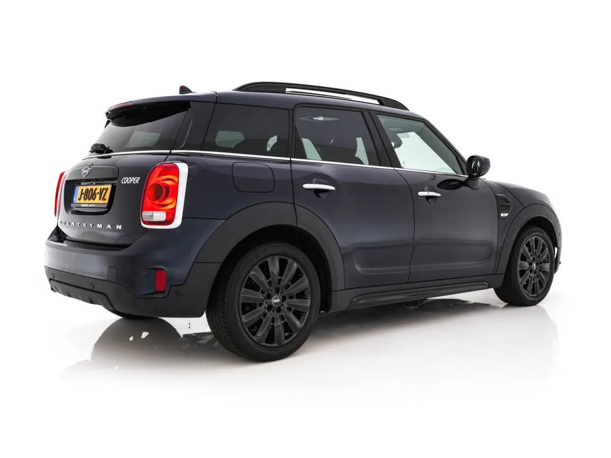Mini 1.5 Cooper Chili Aut. *PANO | LEATHER-FABRIC | FULL-LED | HARMAN/KARDON | HEATED-SPORTSEATS | KEYLESS | NAVI-FULLMAP | PRIVACY-GLASS | AMBIENTLIGHT | ECC | PDC | CRUISE | 18''ALU*