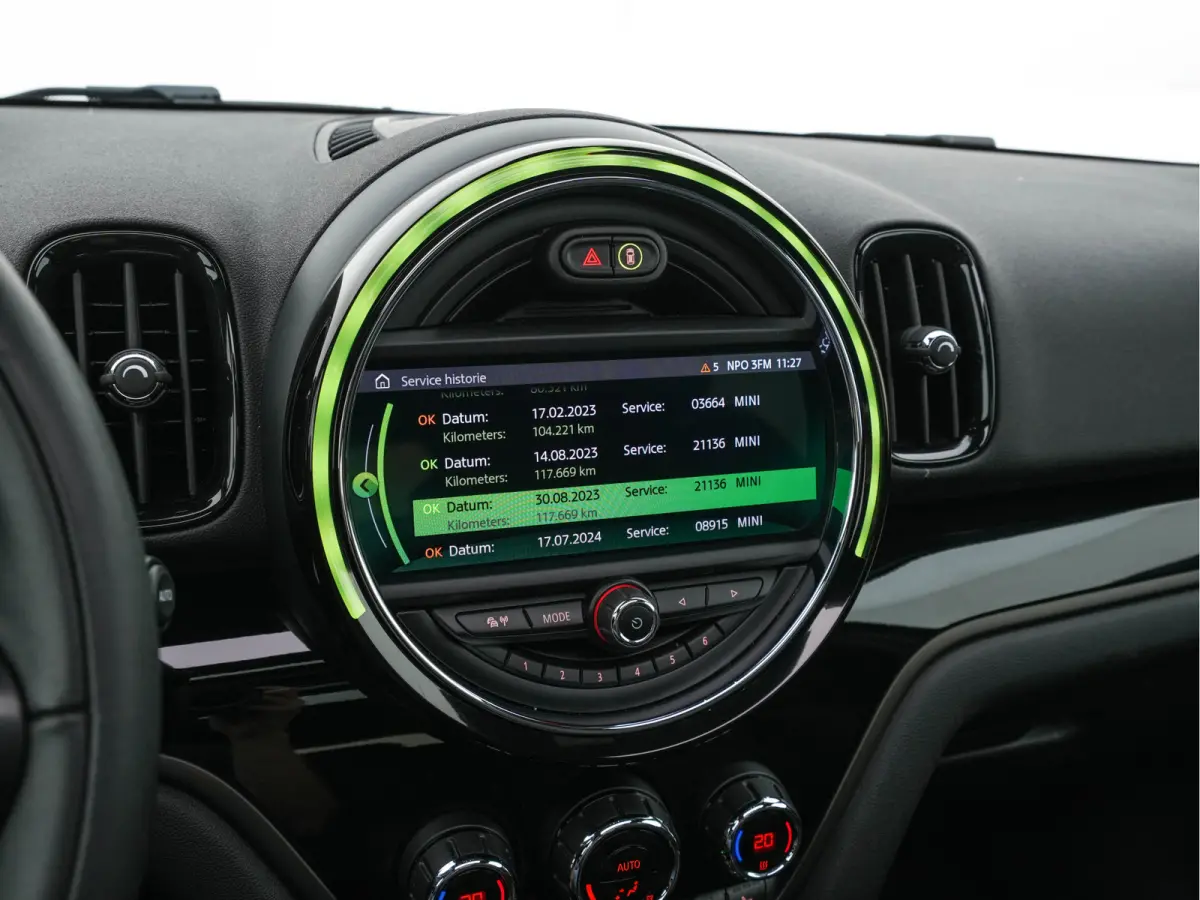 Mini 1.5 Cooper Chili Aut. *PANO | LEATHER-FABRIC | FULL-LED | HARMAN/KARDON | HEATED-SPORTSEATS | KEYLESS | NAVI-FULLMAP | PRIVACY-GLASS | AMBIENTLIGHT | ECC | PDC | CRUISE | 18''ALU*