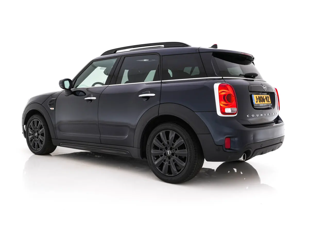 Mini 1.5 Cooper Chili Aut. *PANO | LEATHER-FABRIC | FULL-LED | HARMAN/KARDON | HEATED-SPORTSEATS | KEYLESS | NAVI-FULLMAP | PRIVACY-GLASS | AMBIENTLIGHT | ECC | PDC | CRUISE | 18''ALU*