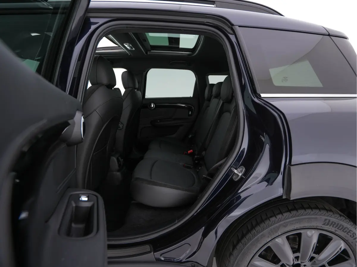 Mini 1.5 Cooper Chili Aut. *PANO | LEATHER-FABRIC | FULL-LED | HARMAN/KARDON | HEATED-SPORTSEATS | KEYLESS | NAVI-FULLMAP | PRIVACY-GLASS | AMBIENTLIGHT | ECC | PDC | CRUISE | 18''ALU*