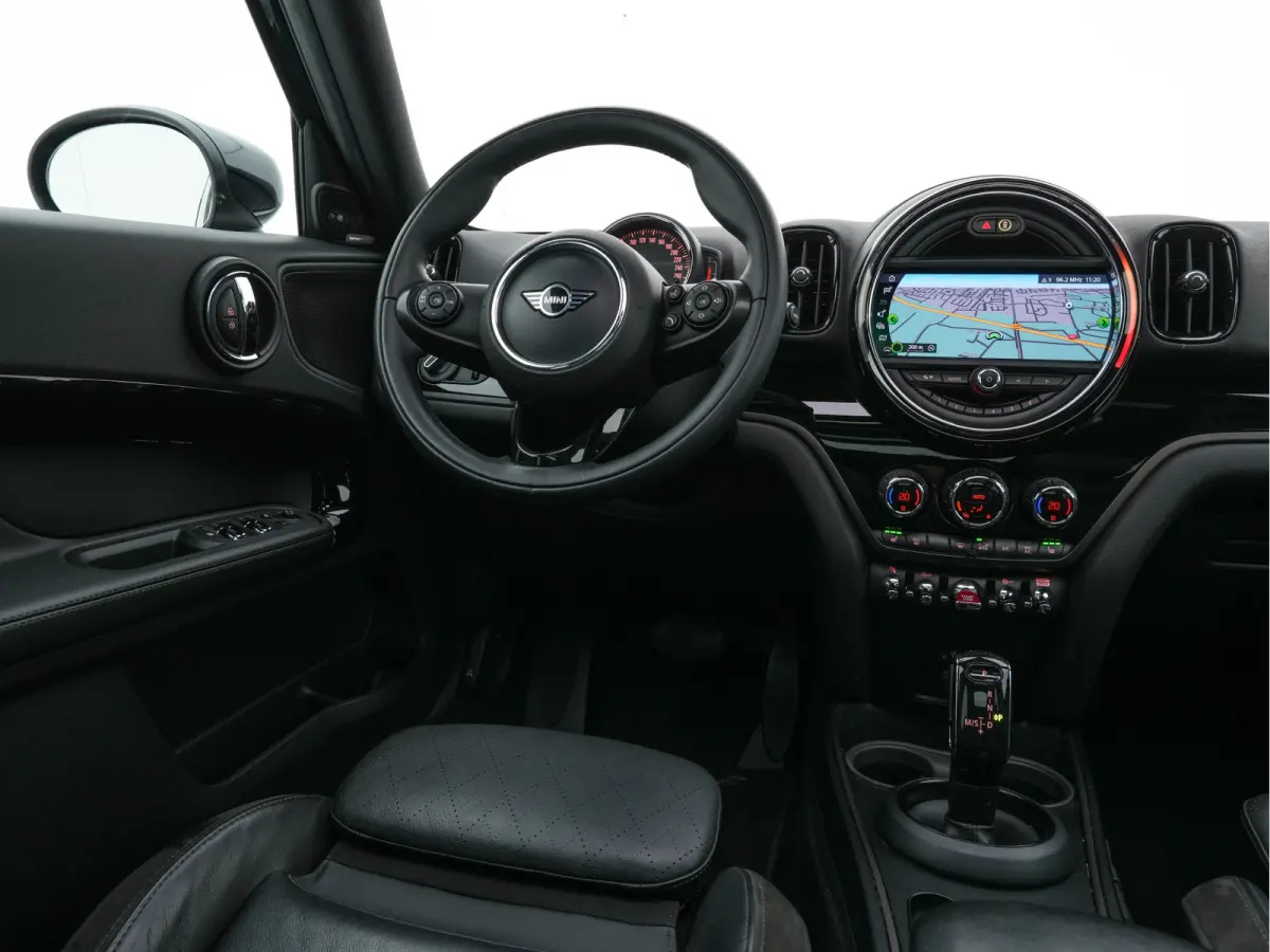 Mini 1.5 Cooper Chili Aut. *PANO | LEATHER-FABRIC | FULL-LED | HARMAN/KARDON | HEATED-SPORTSEATS | KEYLESS | NAVI-FULLMAP | PRIVACY-GLASS | AMBIENTLIGHT | ECC | PDC | CRUISE | 18''ALU*
