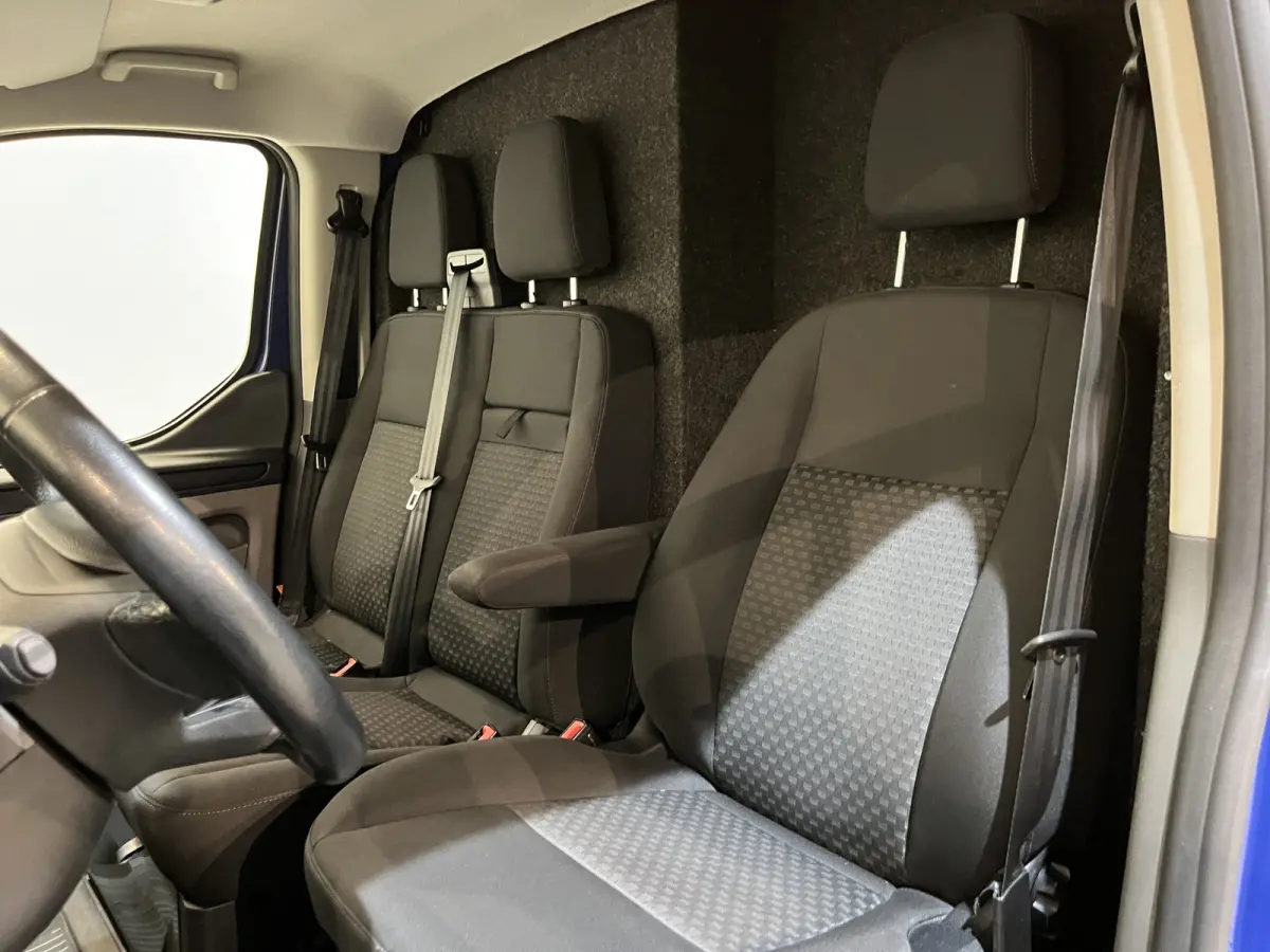 280 2.0 TDCI L1H1 Trend 130 PK Automaat / Euro 6 / Schuifdeur L + R / Airco / CarPlay / Cruise Control Adap. / Trekhaak / Navigatie / 3-Zits
