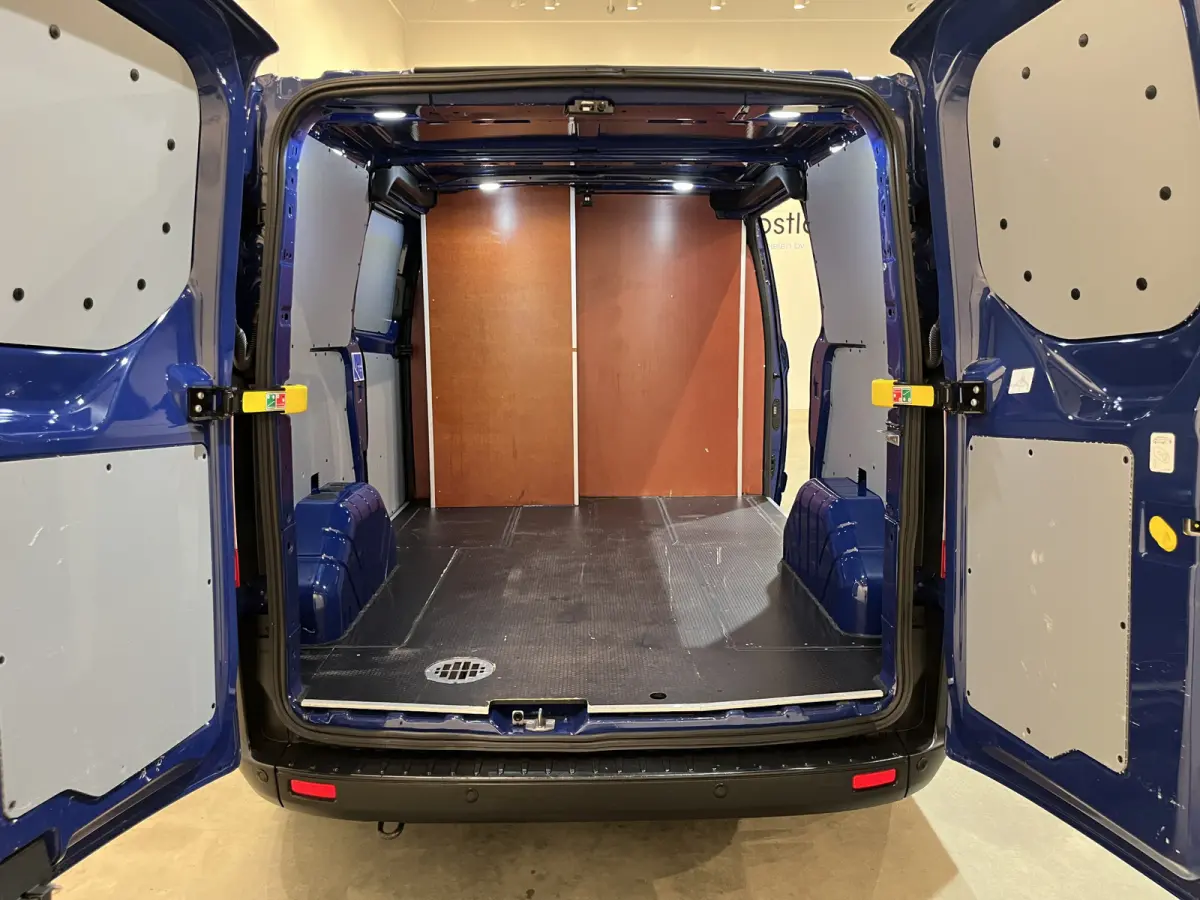 280 2.0 TDCI L1H1 Trend 130 PK Automaat / Euro 6 / Schuifdeur L + R / Airco / CarPlay / Cruise Control Adap. / Trekhaak / Navigatie / 3-Zits