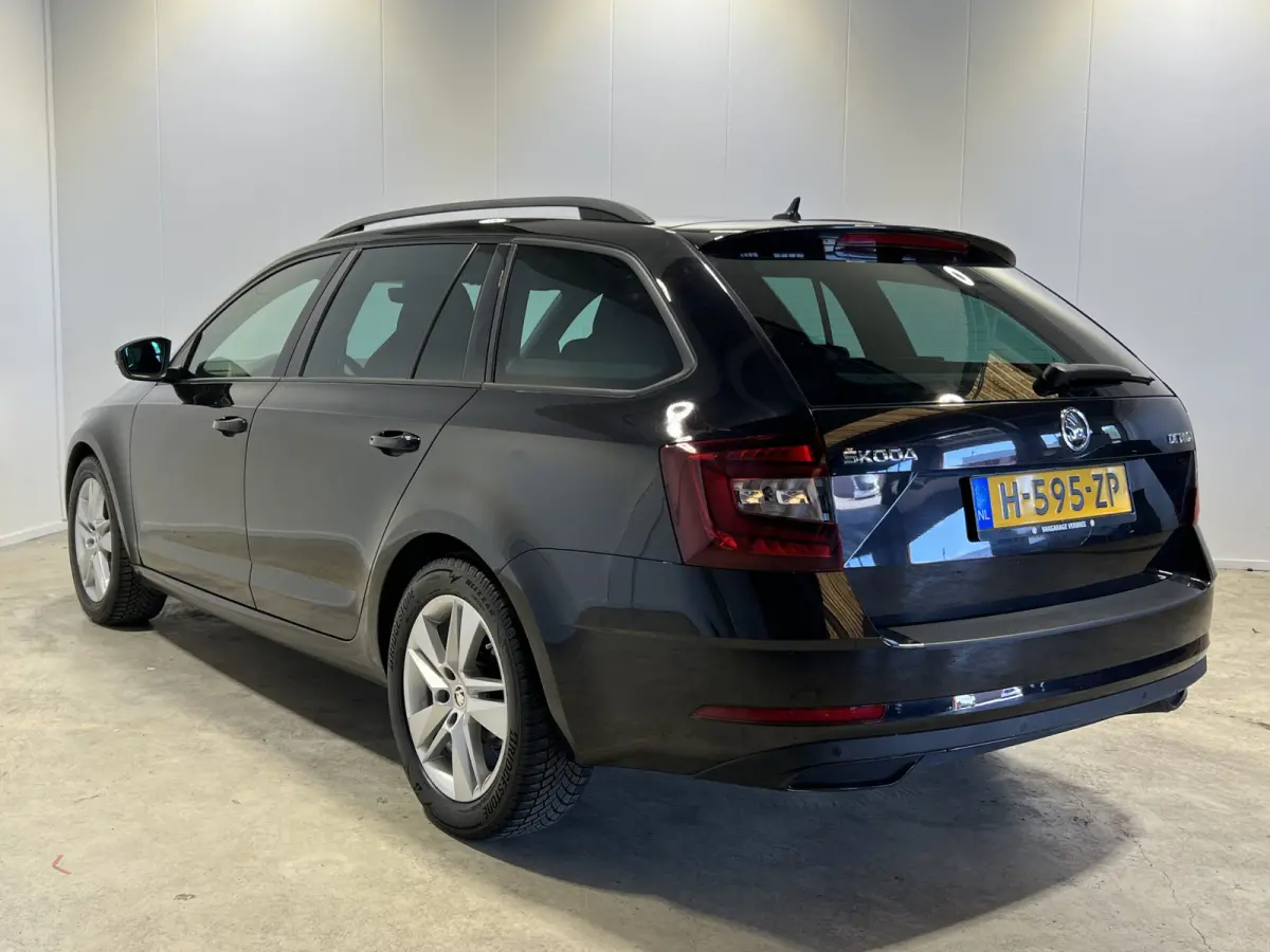 1.0 TSI Greentech Sport Business | Navigatie/Android/Apple Carplay | LM Velgen 17" | Cruise Control | Airco |