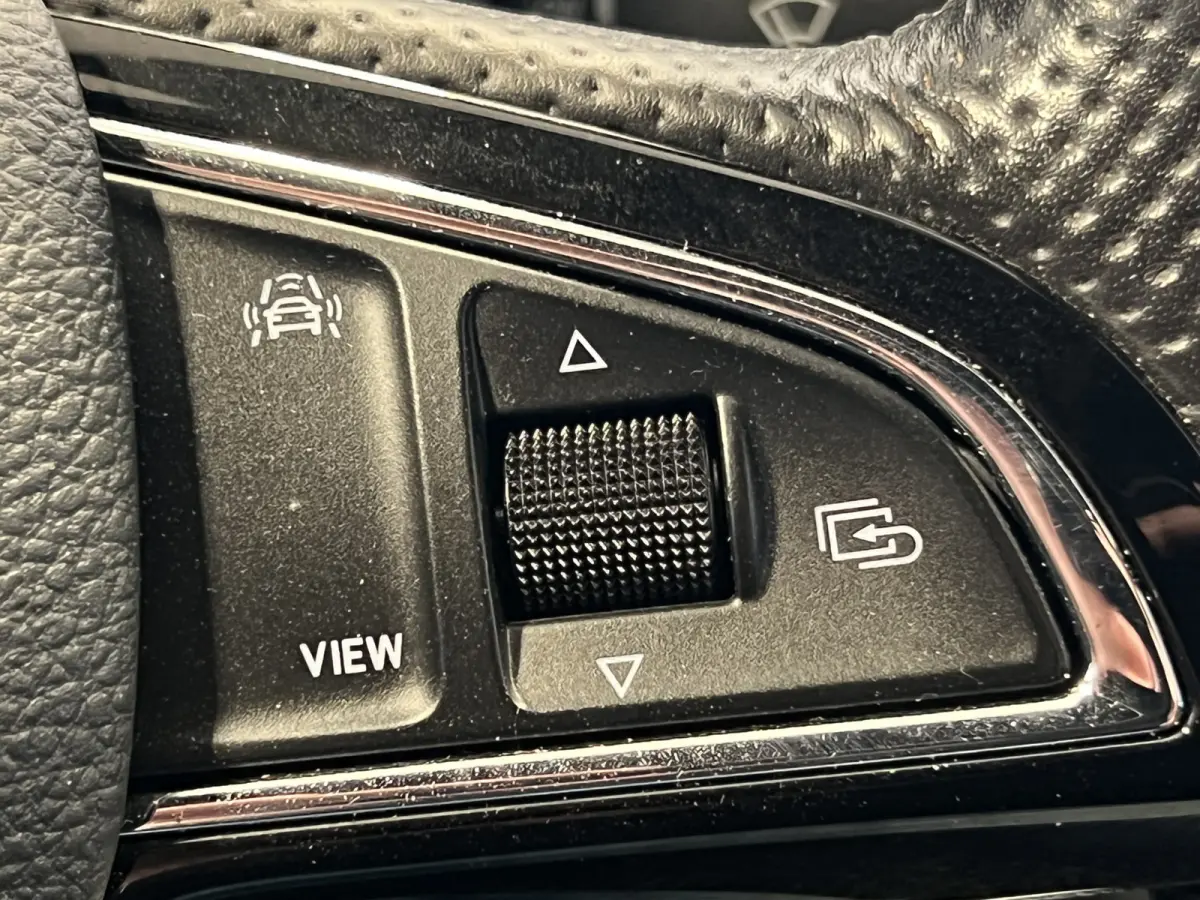1.0 TSI Greentech Sport Business | Navigatie/Android/Apple Carplay | LM Velgen 17" | Cruise Control | Airco |