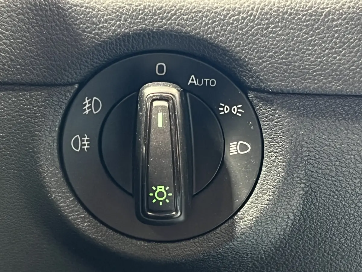 1.0 TSI Greentech Sport Business | Navigatie/Android/Apple Carplay | LM Velgen 17" | Cruise Control | Airco |