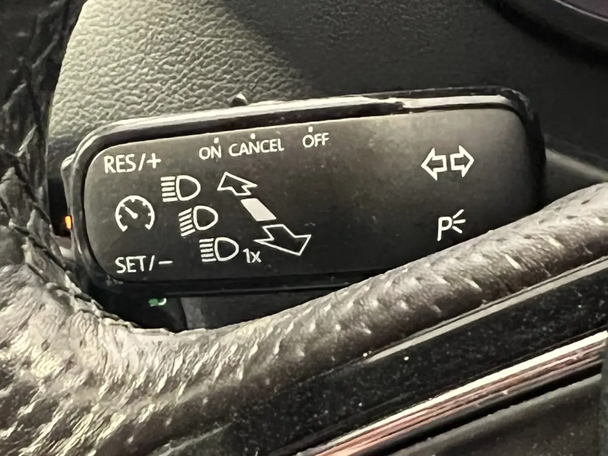1.0 TSI Greentech Sport Business | Navigatie/Android/Apple Carplay | LM Velgen 17" | Cruise Control | Airco |