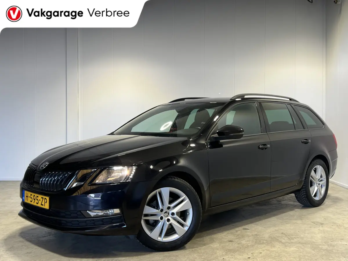 1.0 TSI Greentech Sport Business | Navigatie/Android/Apple Carplay | LM Velgen 17" | Cruise Control | Airco |