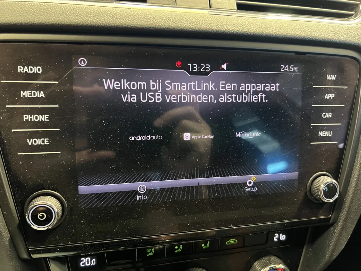 1.0 TSI Greentech Sport Business | Navigatie/Android/Apple Carplay | LM Velgen 17" | Cruise Control | Airco |