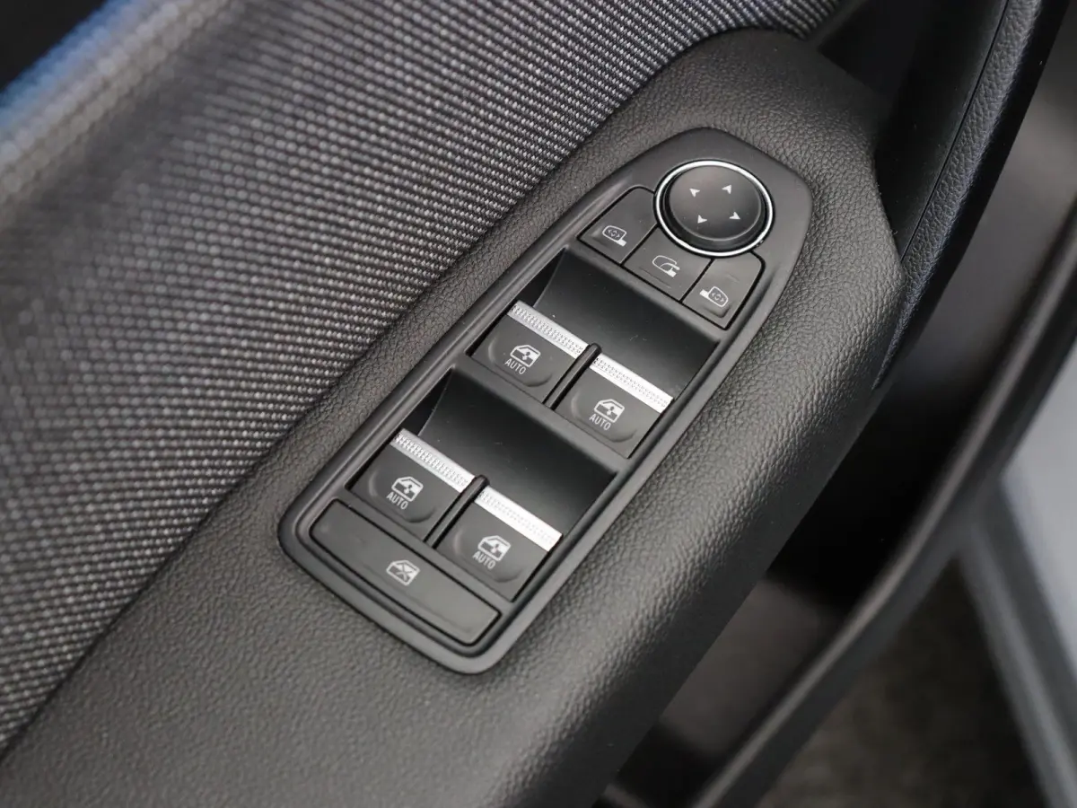 1.6 E-Tech full hybrid 145 techno | Achteruitrijcamera | Adaptieve cruise control | Digitale Cockpit | Navigatie |