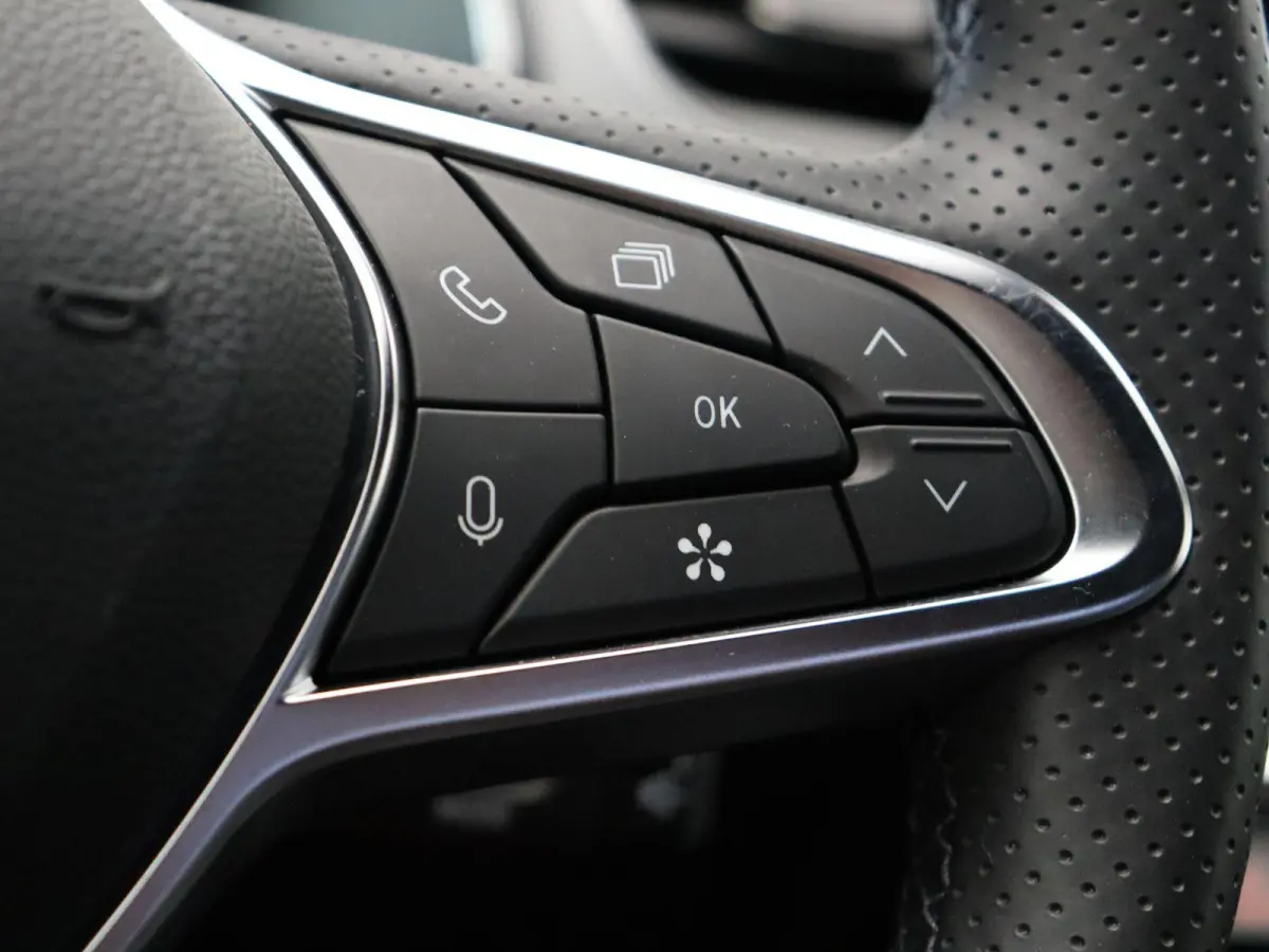 1.6 E-Tech full hybrid 145 techno | Achteruitrijcamera | Adaptieve cruise control | Digitale Cockpit | Navigatie |