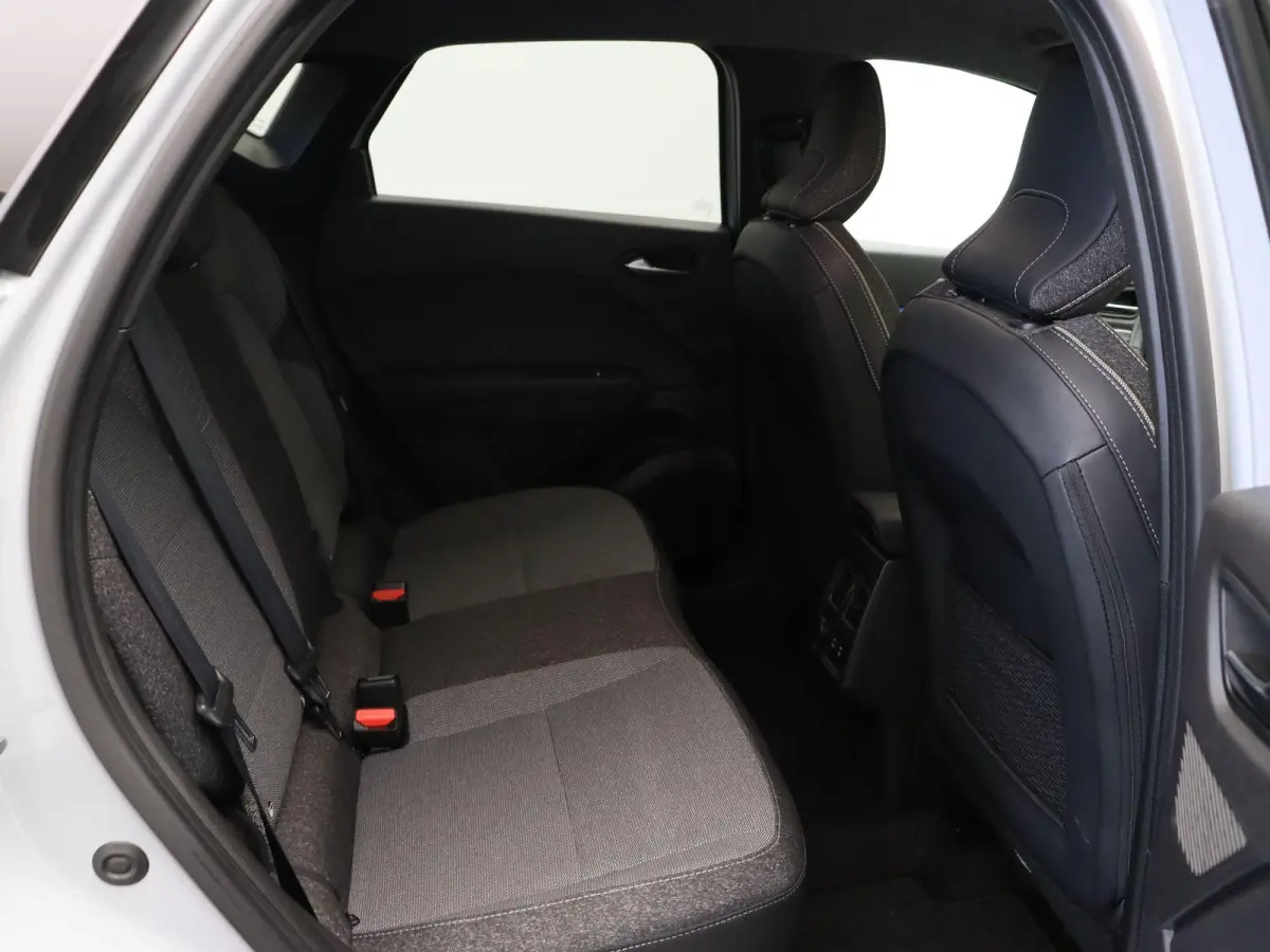 1.6 E-Tech full hybrid 145 techno | Achteruitrijcamera | Adaptieve cruise control | Digitale Cockpit | Navigatie |