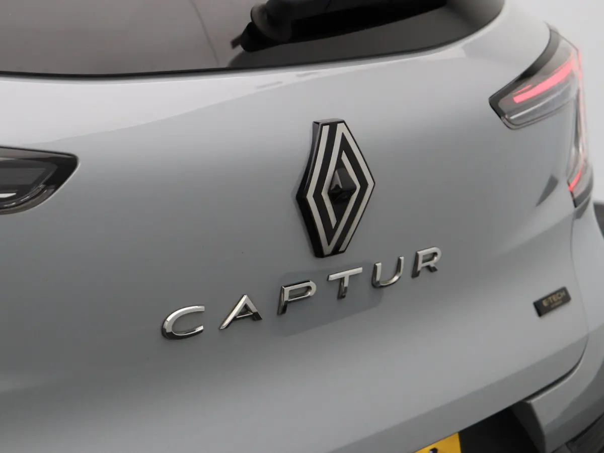 1.6 E-Tech full hybrid 145 techno | Achteruitrijcamera | Adaptieve cruise control | Digitale Cockpit | Navigatie |