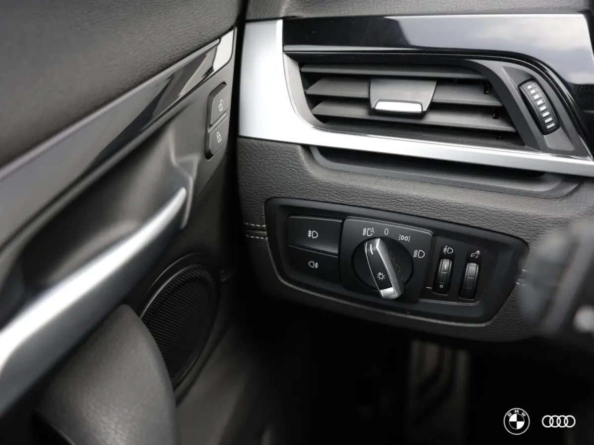 xDr25e M SPORT / HEADUP / HIFI / TREKHAAK / CAMERA / 19"