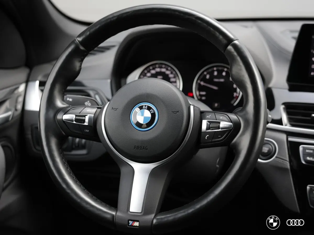 xDr25e M SPORT / HEADUP / HIFI / TREKHAAK / CAMERA / 19"