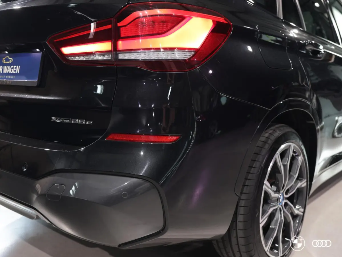 xDr25e M SPORT / HEADUP / HIFI / TREKHAAK / CAMERA / 19"