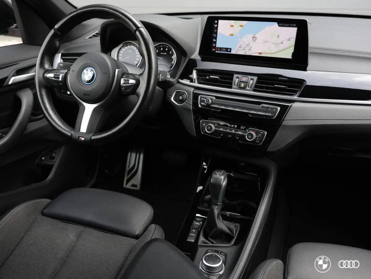 xDr25e M SPORT / HEADUP / HIFI / TREKHAAK / CAMERA / 19"
